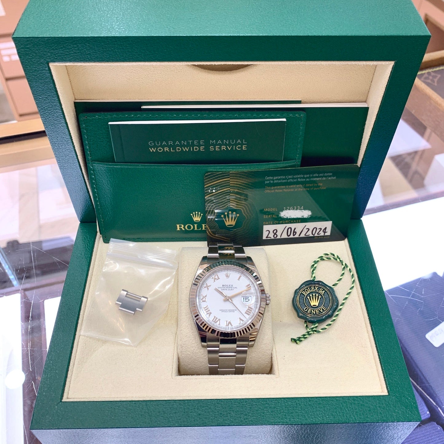 2024 Pre-owned Rolex - 126334-0023 Datejust 41 Stainless Steel Fluted / White - Roman / Oyster