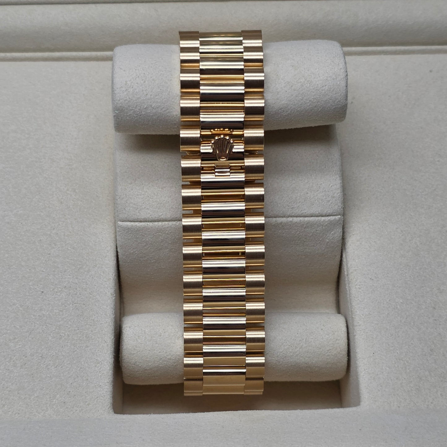 2025 Brand New Rolex - 228238-0061 Day-Date 40 Yellow Gold / Green - Roman