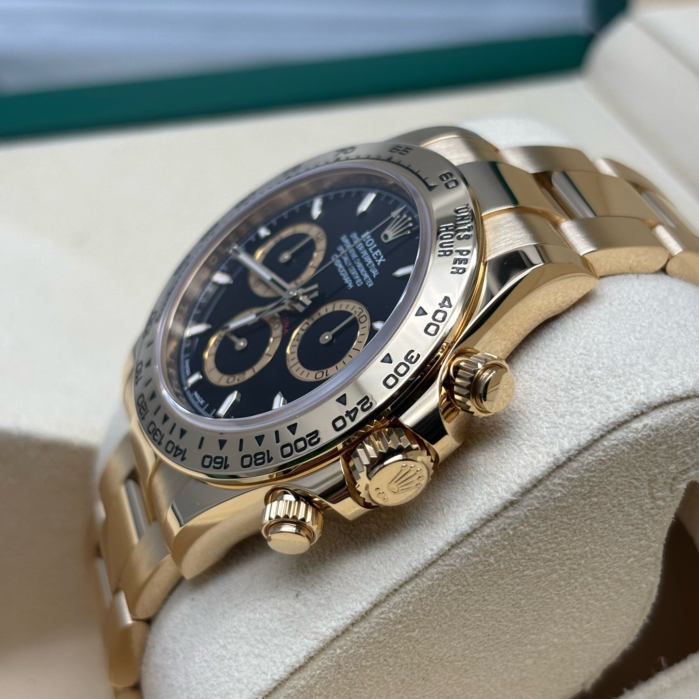 2024 Like New Rolex - 126508-0004 Cosmograph Daytona Yellow Gold / Black / Oyster