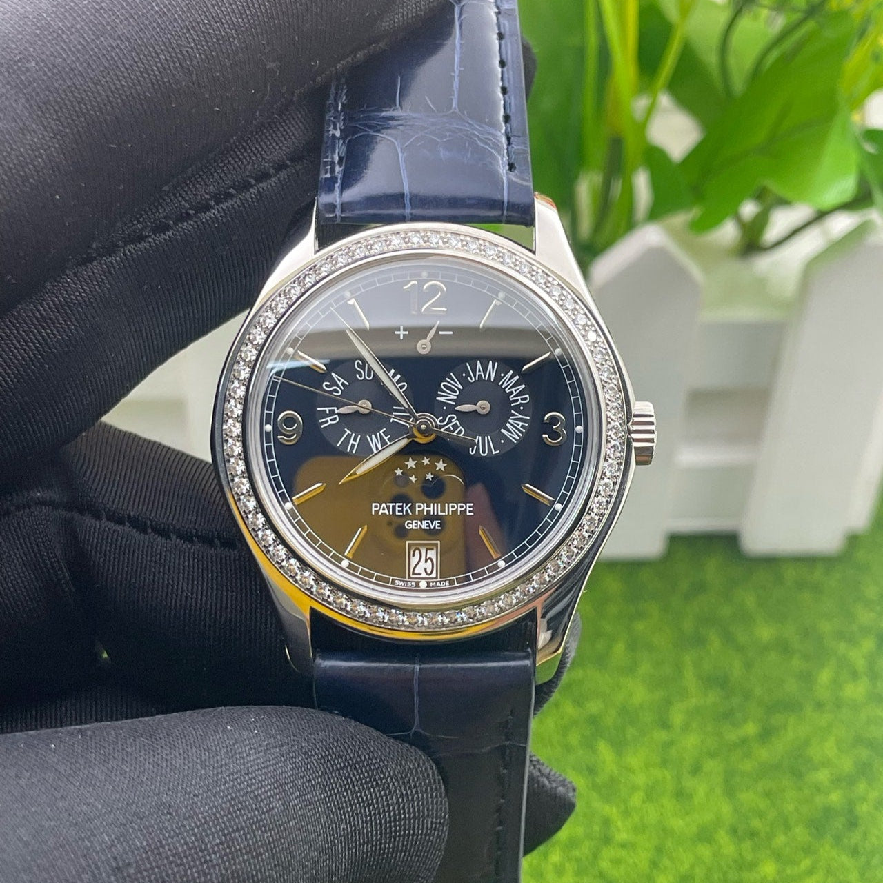 2022 Like New Patek Philippe - 5147G-001 Annual Calendar 5147 White Gold / Navy Blue