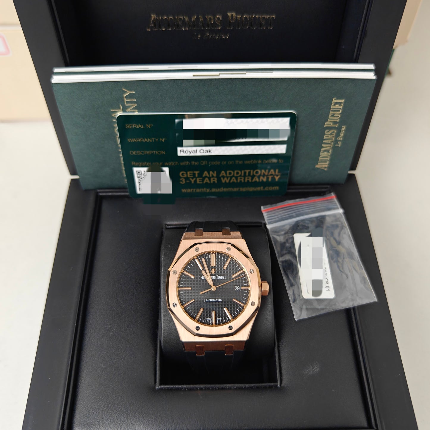 2018 Pre-owned Audemars Piguet - 15400OR.OO.D002CR.01 Royal Oak 15400 Pink Gold / Black / Strap