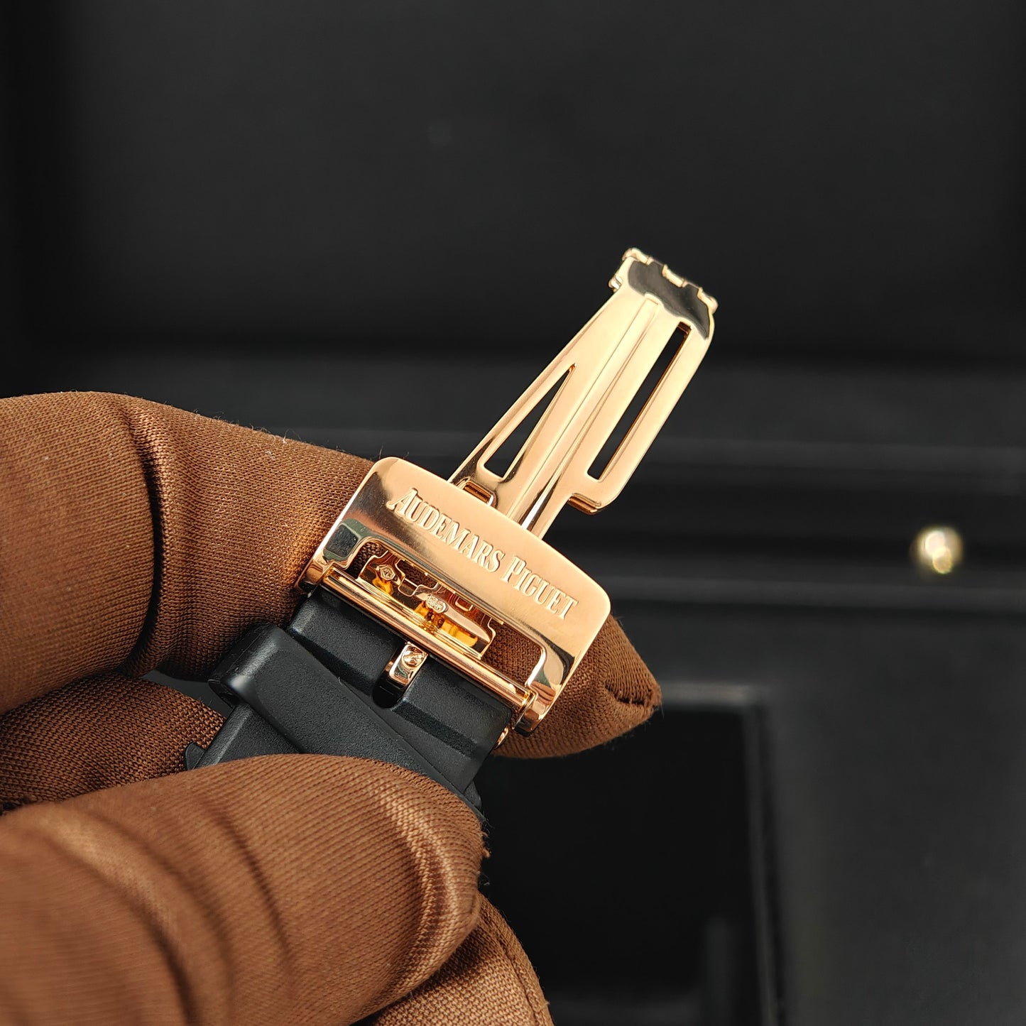 2018 Pre-owned Audemars Piguet - 15400OR.OO.D002CR.01 Royal Oak 15400 Pink Gold / Black / Strap