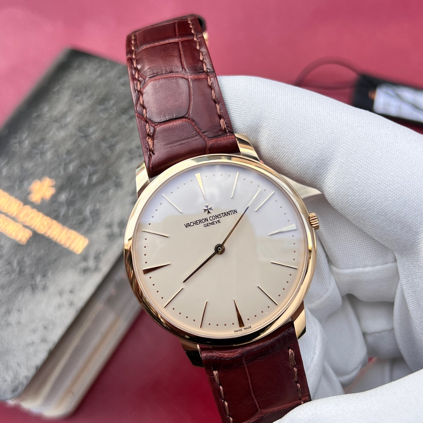 2011 Pre-owned Vacheron Constantin - 81180/000J-9118 Patrimony Contemporaine 40 Manual-Winding Yellow Gold / Silver