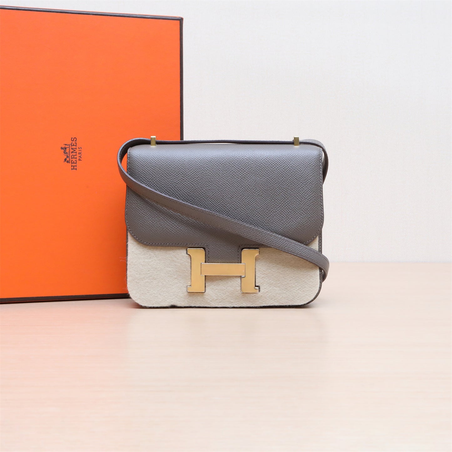 Hermès Constance 19 Etain (8F) Epsom Gold Hardware