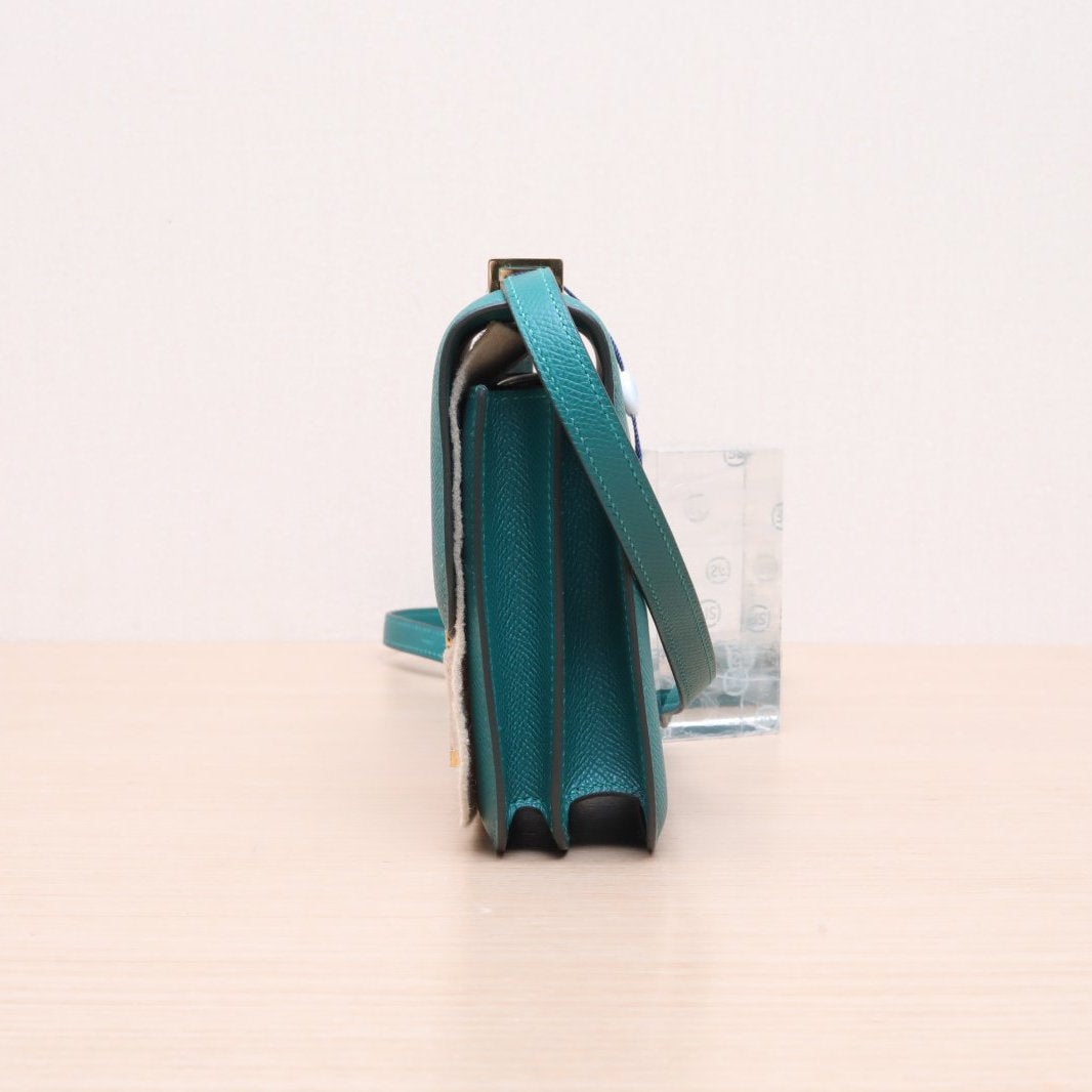 Hermès Constance 19 Malachite (Z6) Epsom Gold Hardware