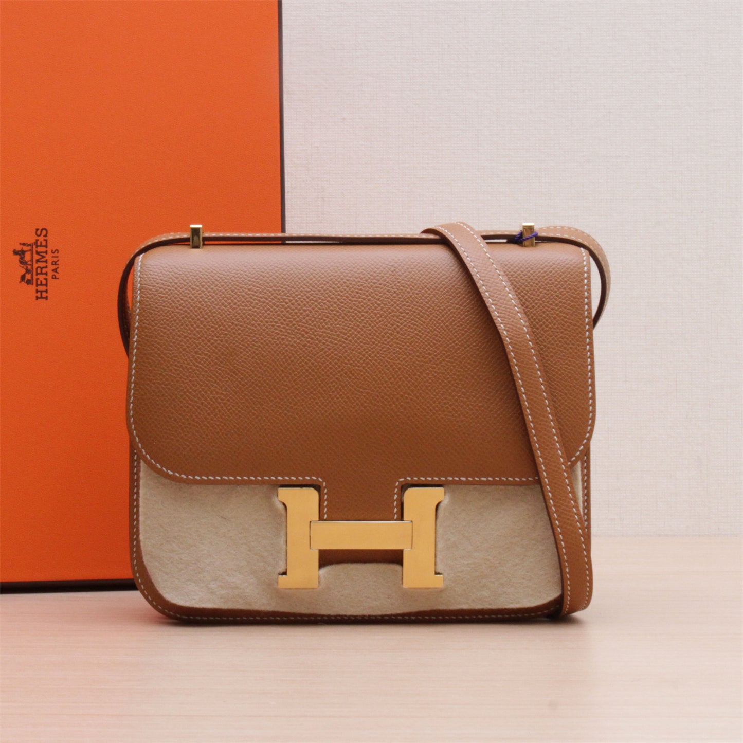 Hermès Constance 19 Gold (37) Epsom Gold Hardware