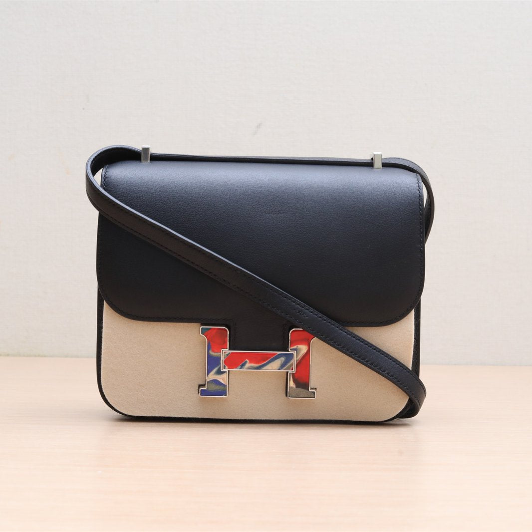 Hermès Constance 19 Noir (89) Swift Enamel Clasp