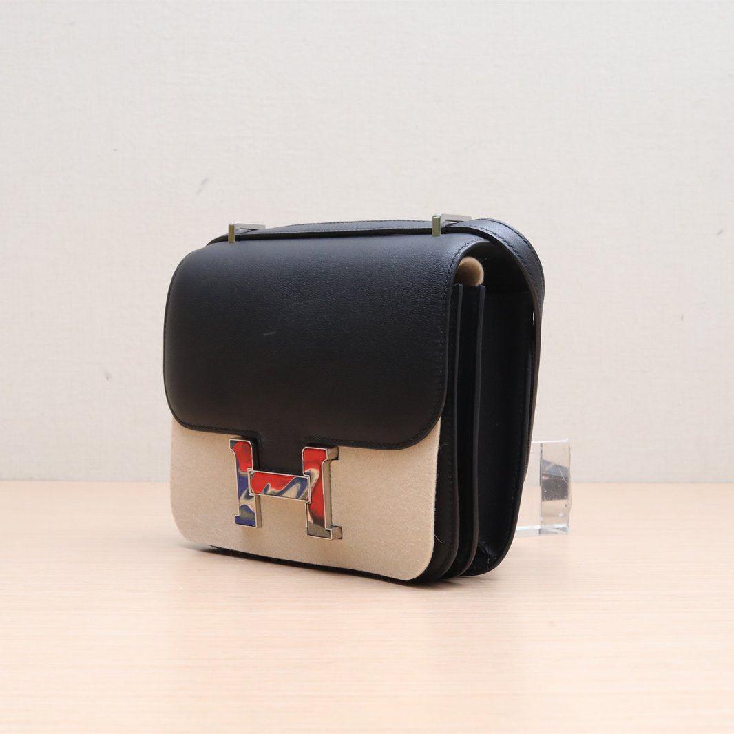 Hermès Constance 19 Noir (89) Swift Enamel Clasp