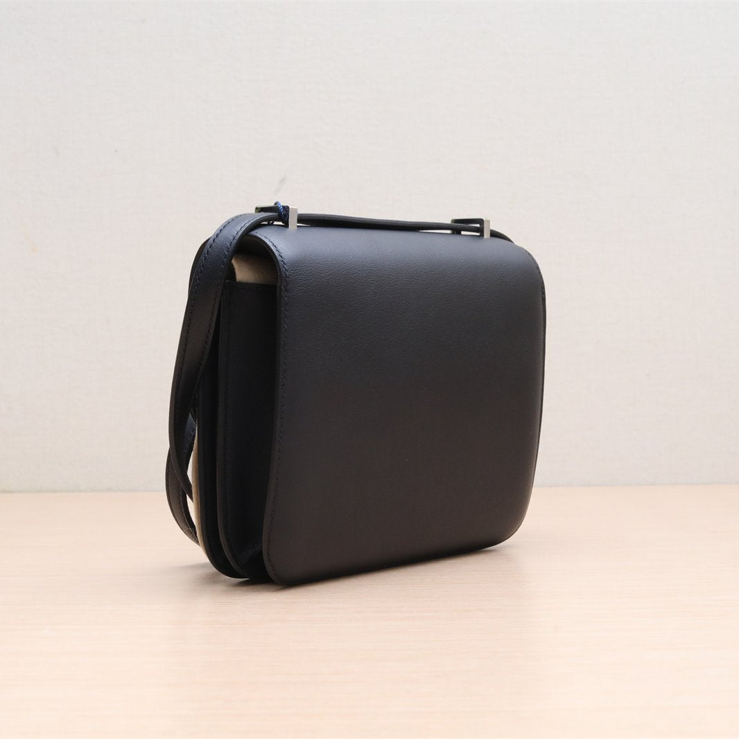 Hermès Constance 19 Noir (89) Swift Enamel Clasp