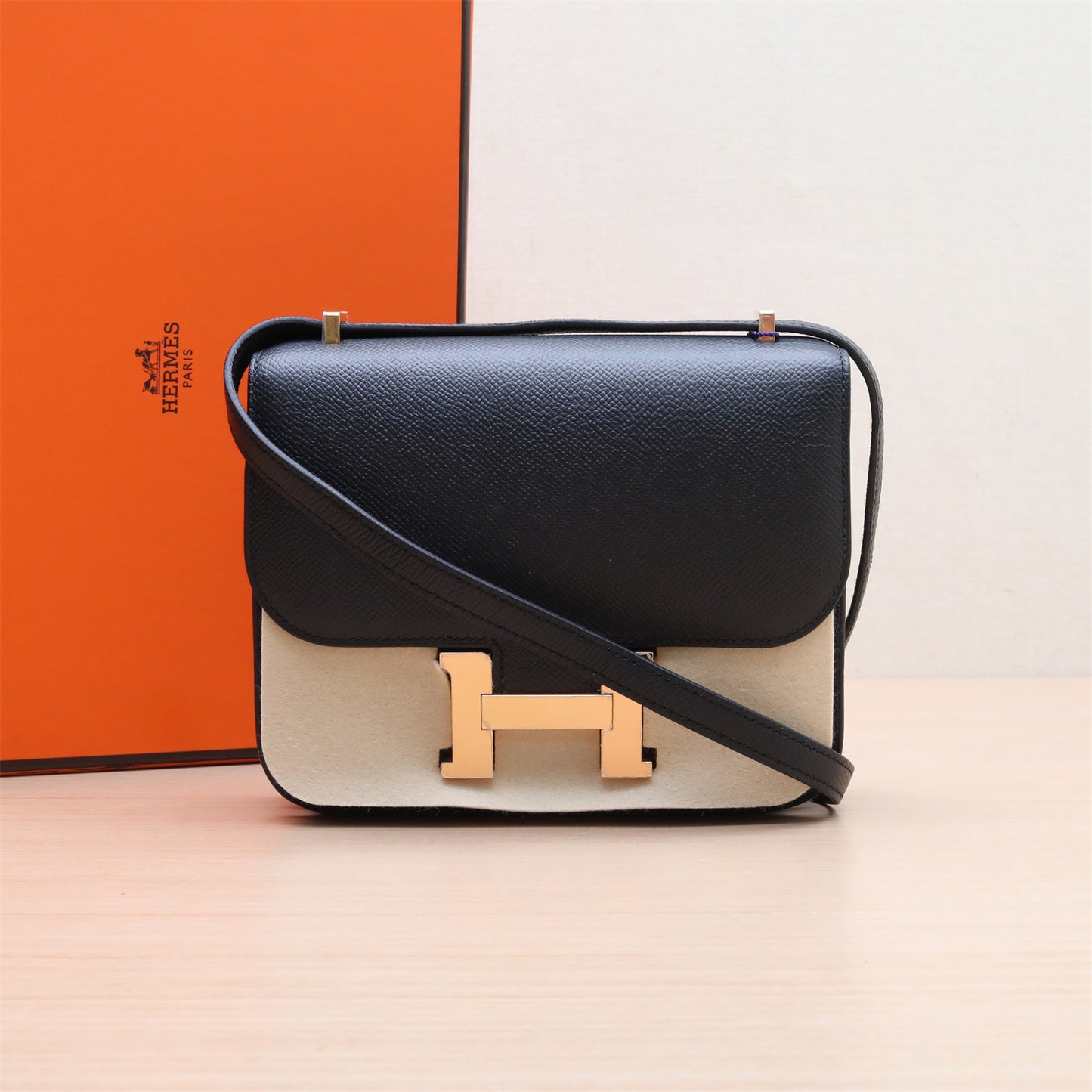 Hermès Constance 19 Noir (89) Epsom Rose Gold Hardware