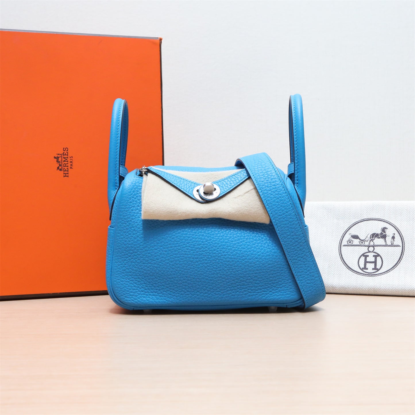 Hermès Mini Lindy Bieu Zenribar (B3) Taurillon Clemence Palladium Hardware