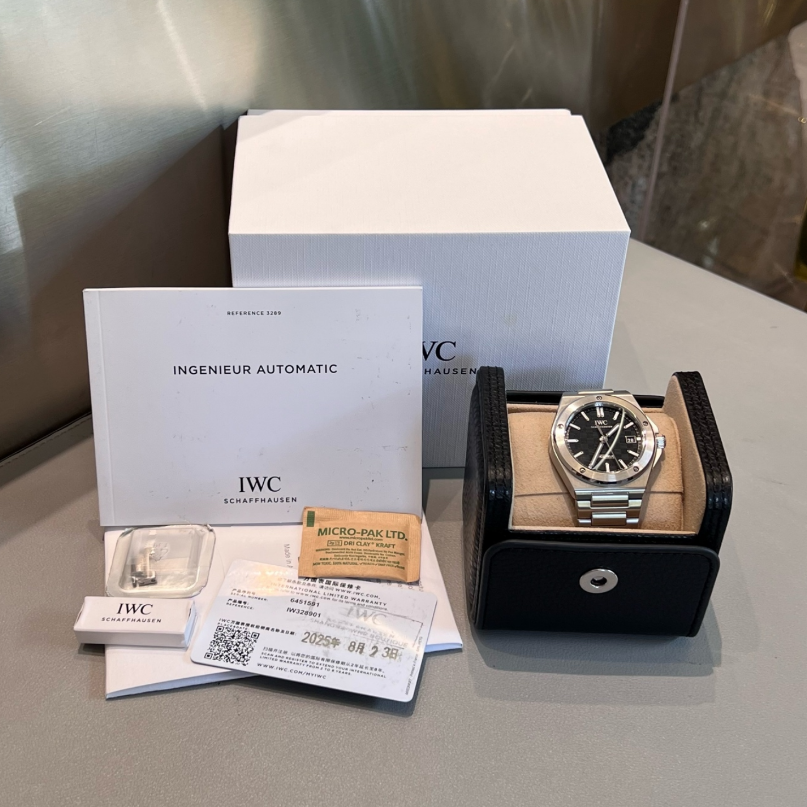 2025 New IWC - IW3289-01 Ingenieur Automatic 40 Stainless Steel / Black
