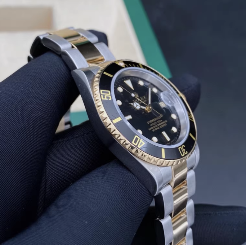 2009 Pre-owned Rolex - 16613LN Black Superluminova Submariner Date 16613 Black Superluminova