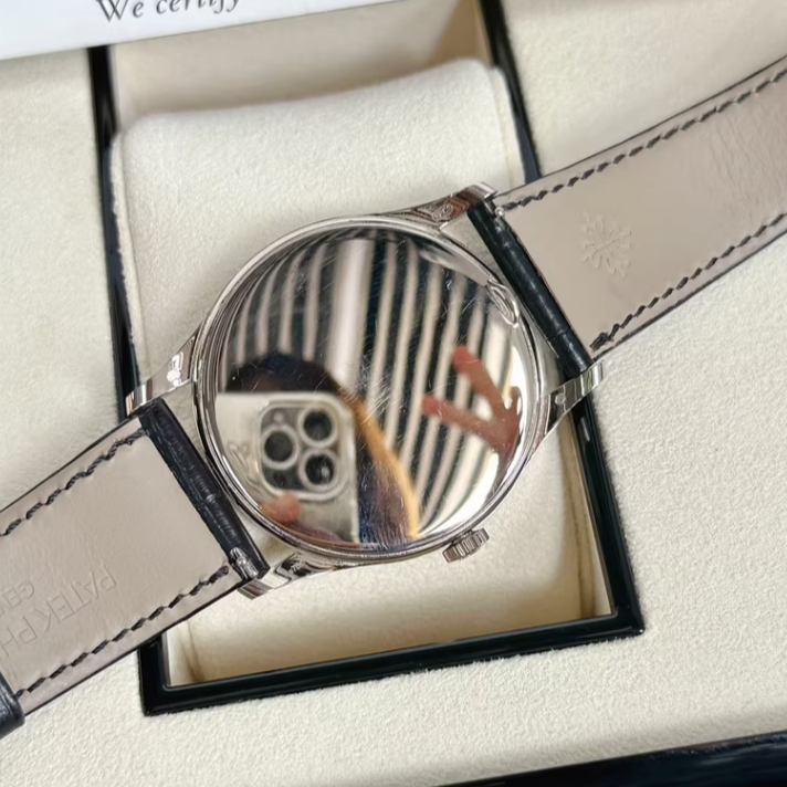 2019 Pre-owned Patek Philippe - 5196G-001 Calatrava 5196 White Gold / Silver