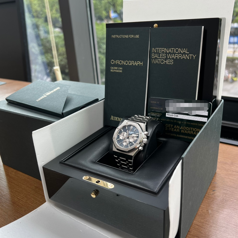 2022 Pre-owned Audemars Piguet - 26331ST.OO.1220ST.01 Royal Oak Chronograph 41 Stainless Steel / Blue