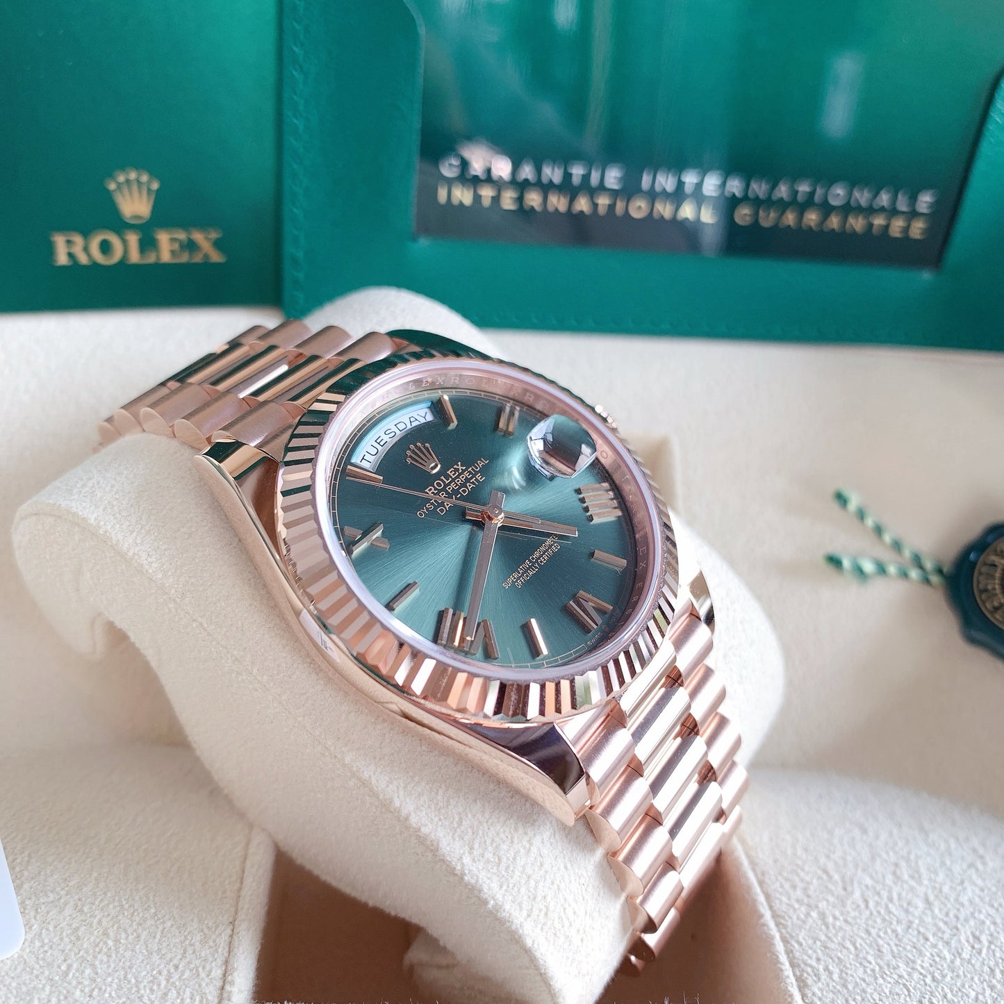 Rolex 228235-0025 Day-Date 40