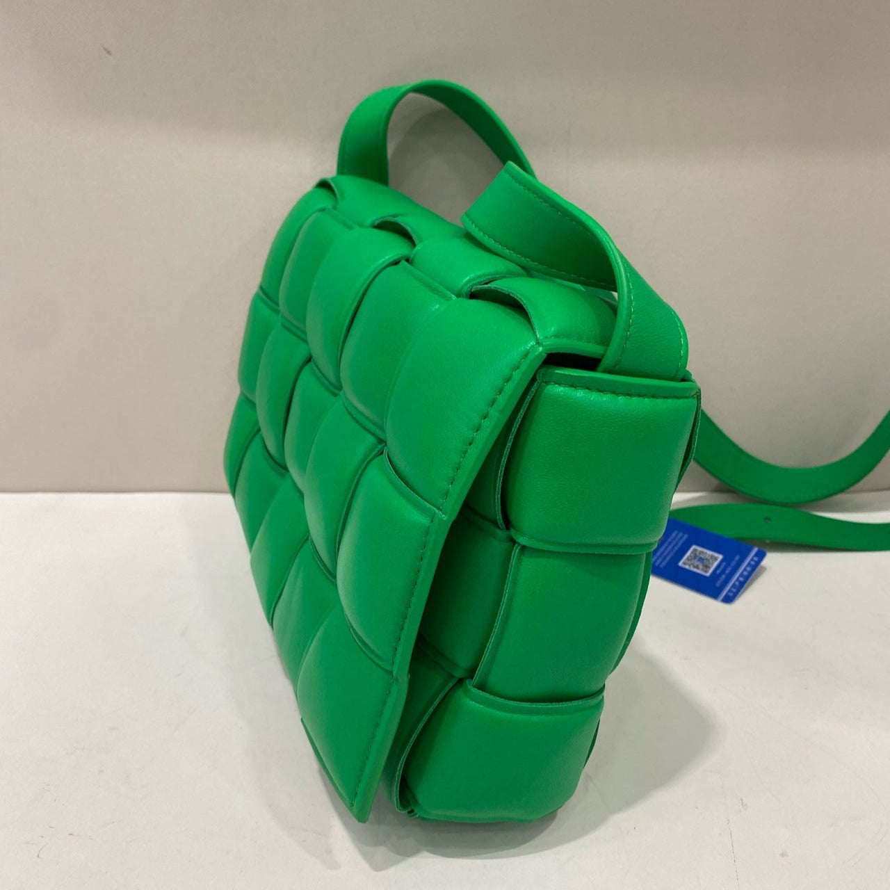 Bottega Veneta Cassette Padded Crossbody Bag In Green