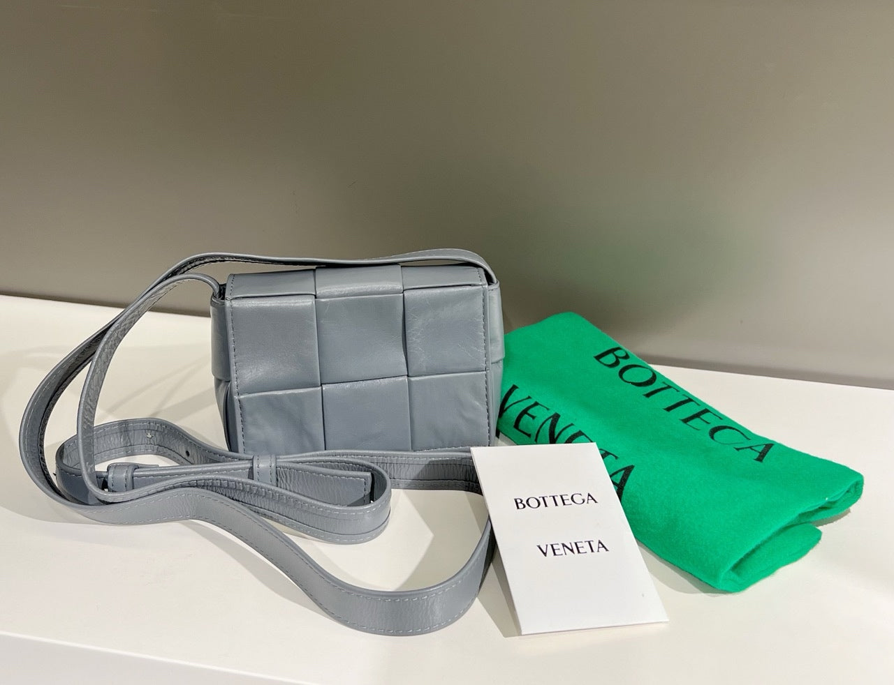 Bottega Veneta Cassette Padded Crossbody Bag In Elephant Grey