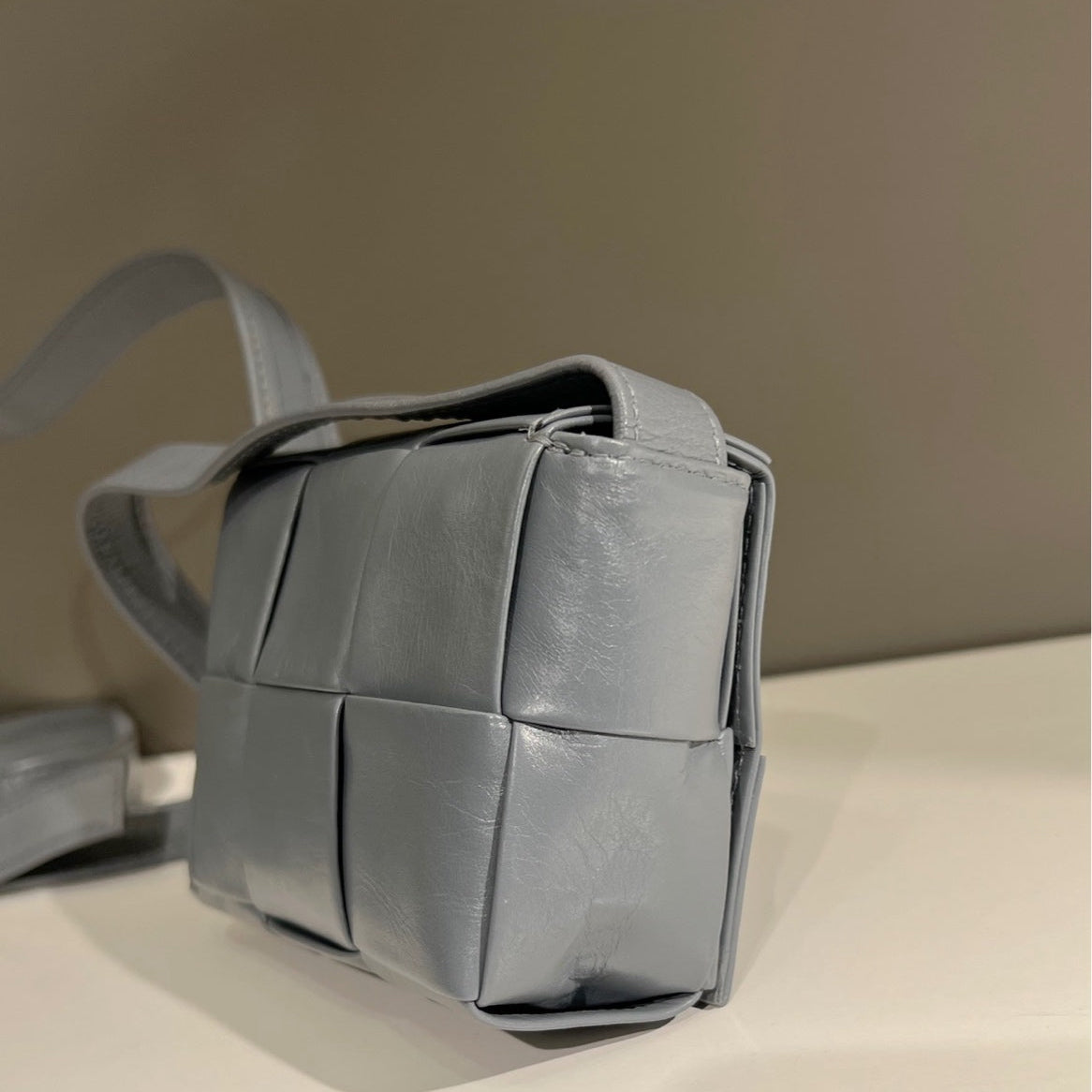 Bottega Veneta Cassette Padded Crossbody Bag In Elephant Grey