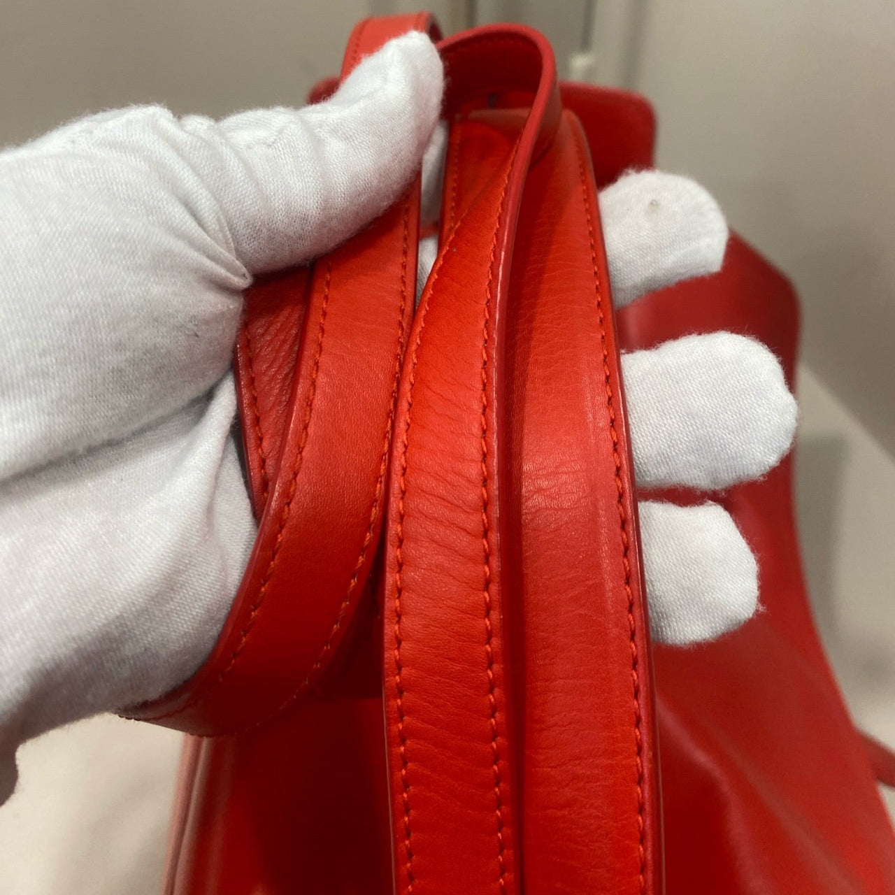 Bottega Veneta Intrecciato Shoulderbag In Red