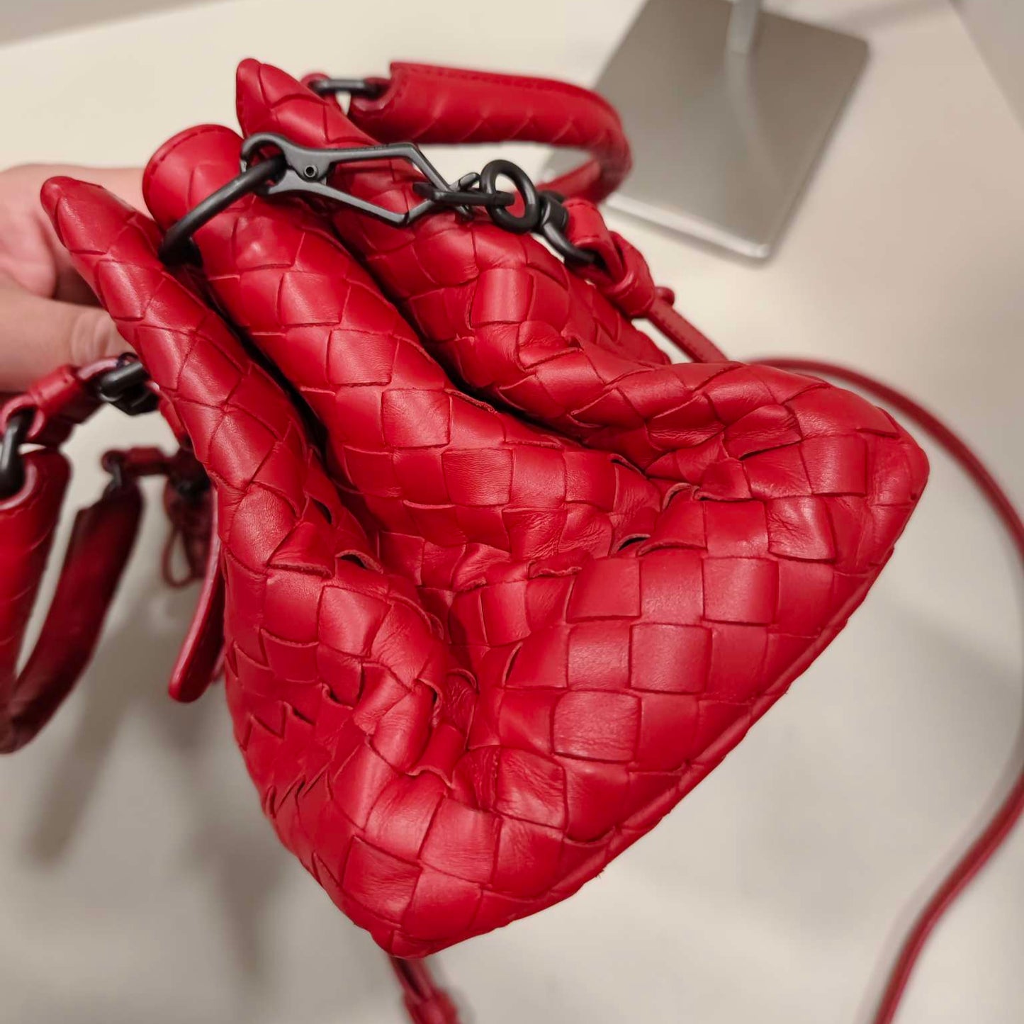 Bottega Veneta Intrecciato Roma Bag In Red