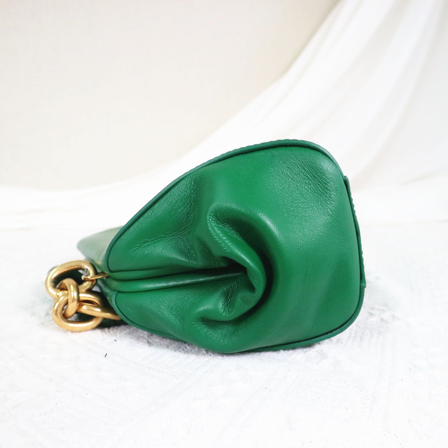 Bottega Veneta The Tip Shoulder Bag In Green