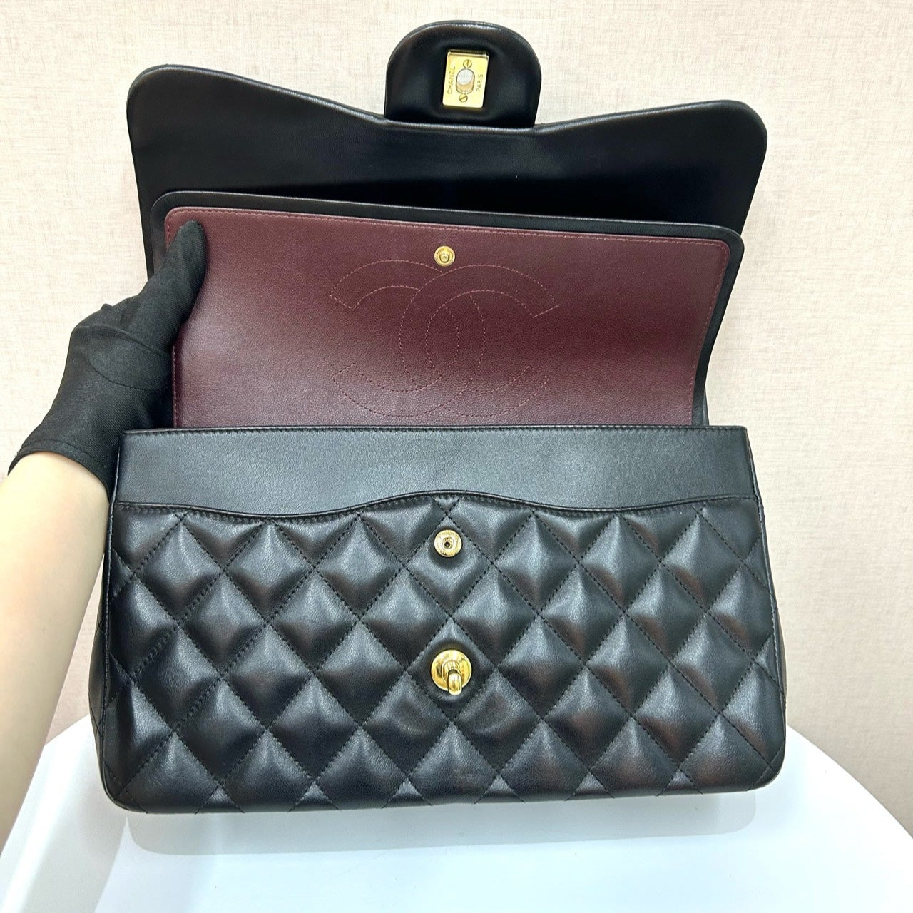 Chanel Jumbo Classic Flap Bag In Black