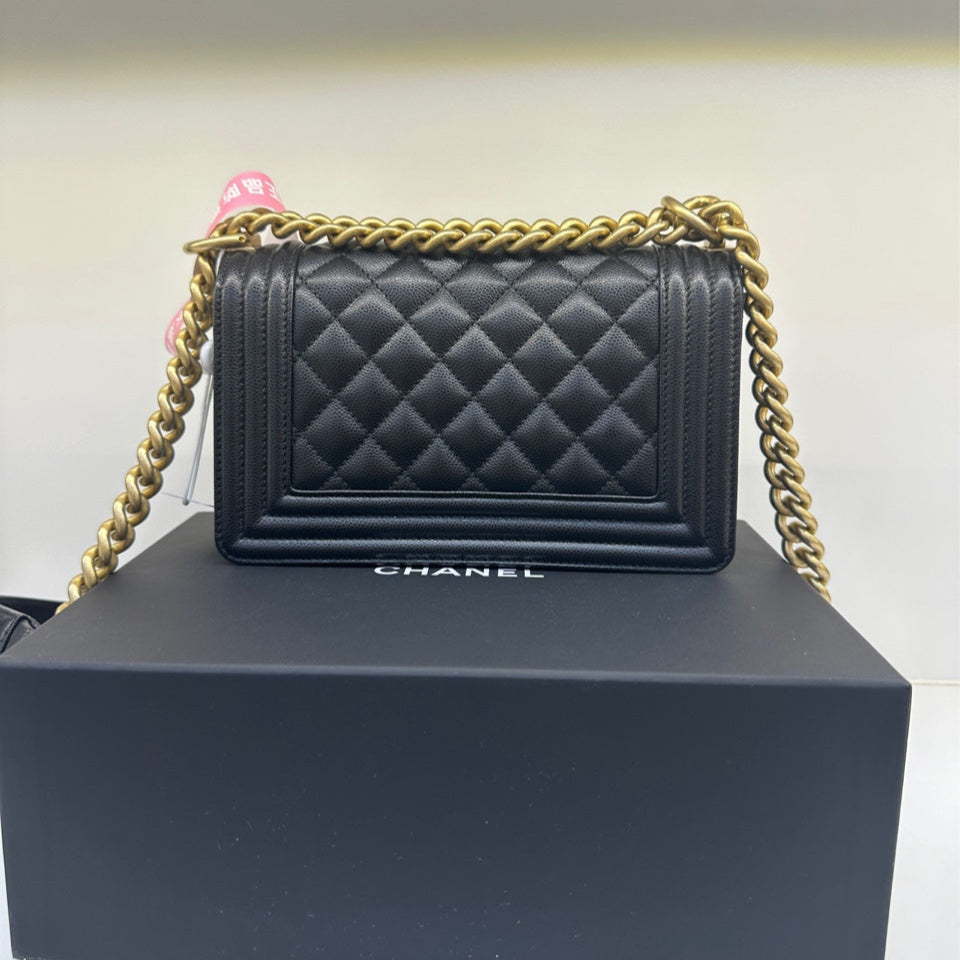 Chanel Small Boy Handbag In Black