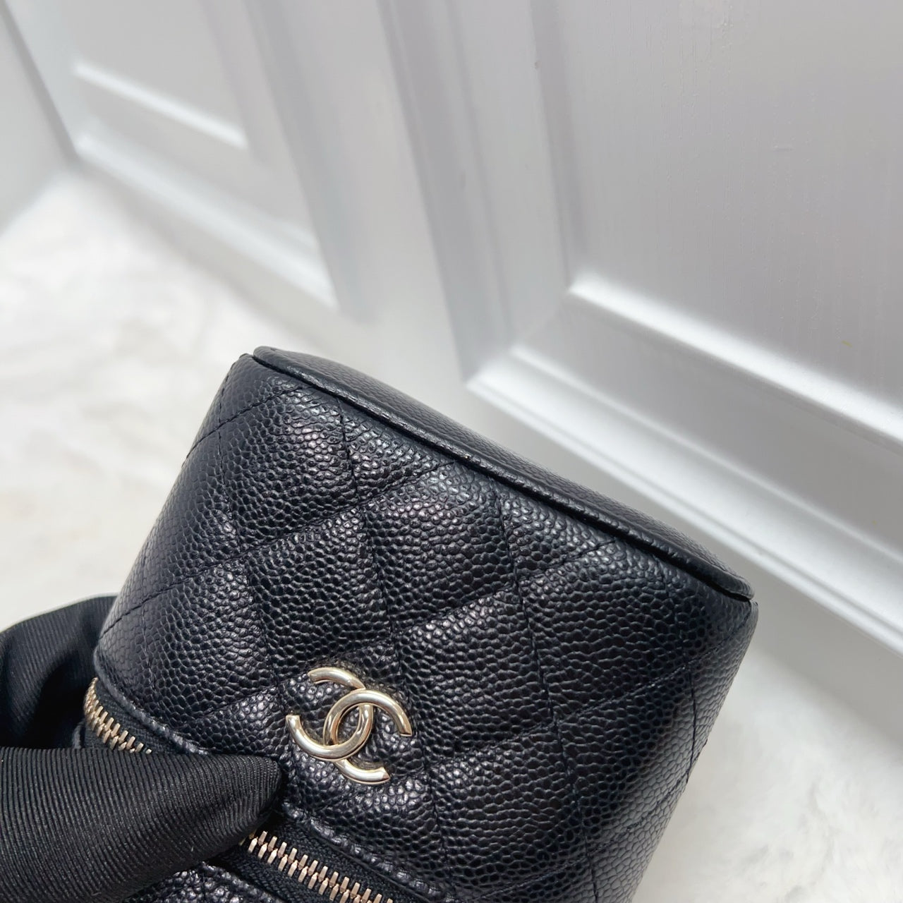 Chanel Mini Vanity Case With Chain In Black