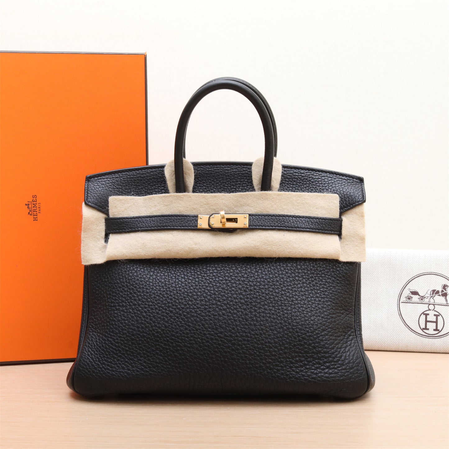 Hermès Birkin 25 89 Noir Togo Gold Hardware