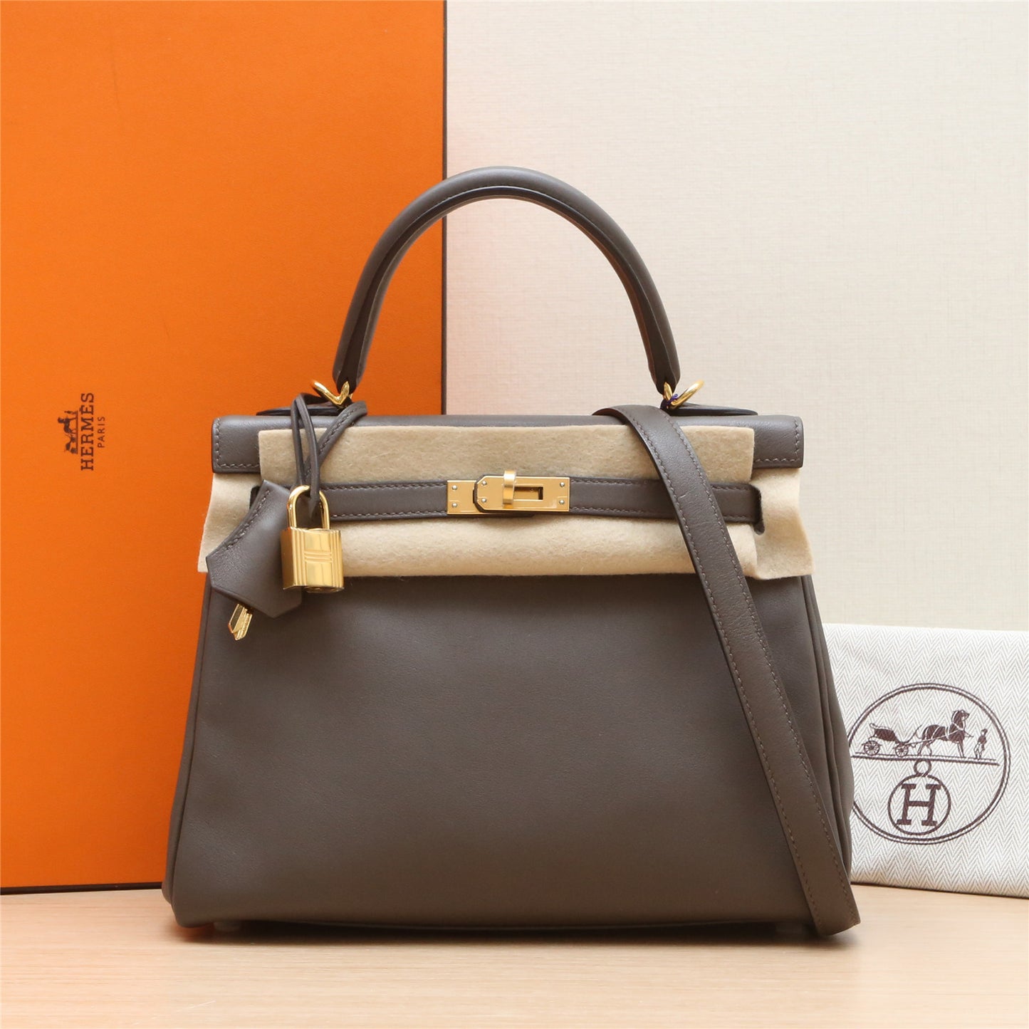 Hermès Kelly 25 8F Etain Swift Gold Hardware