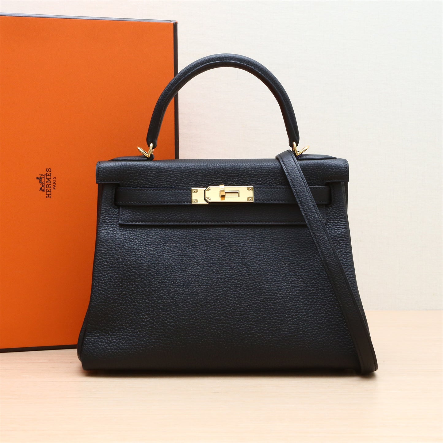 Hermès Kelly 28 89 Noir Togo Gold Hardware