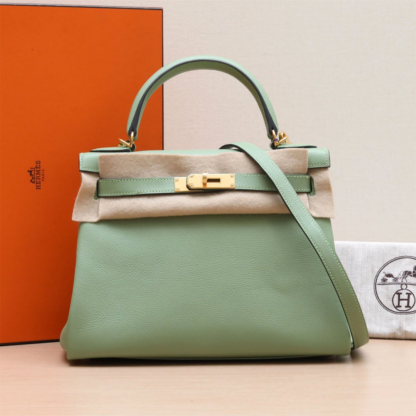 Hermès Kelly 28 3I Vert Criquet Evercolor Gold Hardware