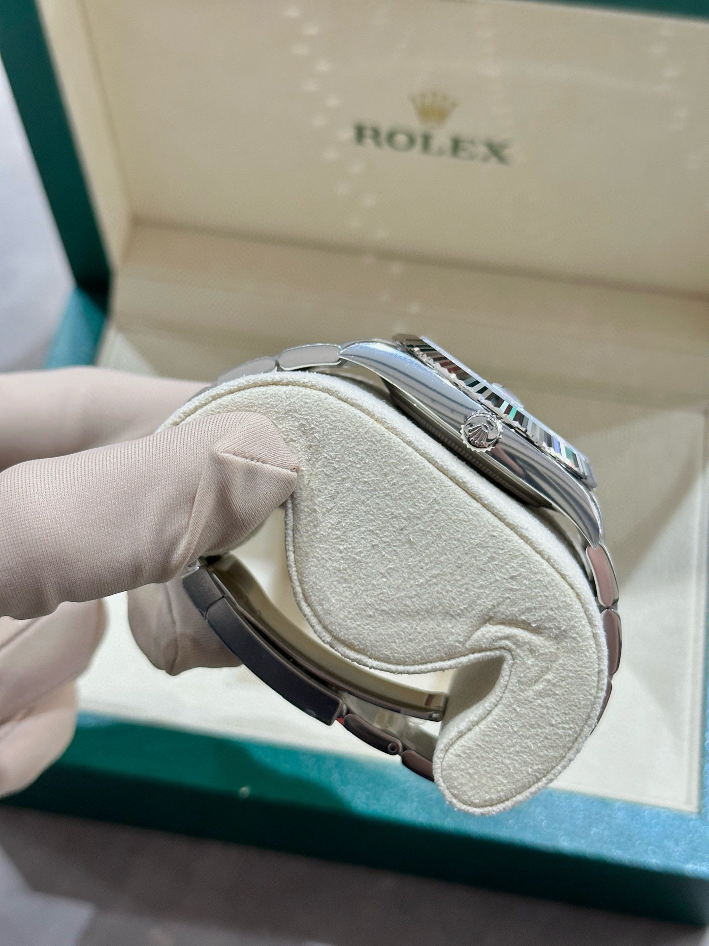 2025 Brand New Rolex - 126334-0009 Datejust 41 Stainless Steel Fluted / Oyster / White