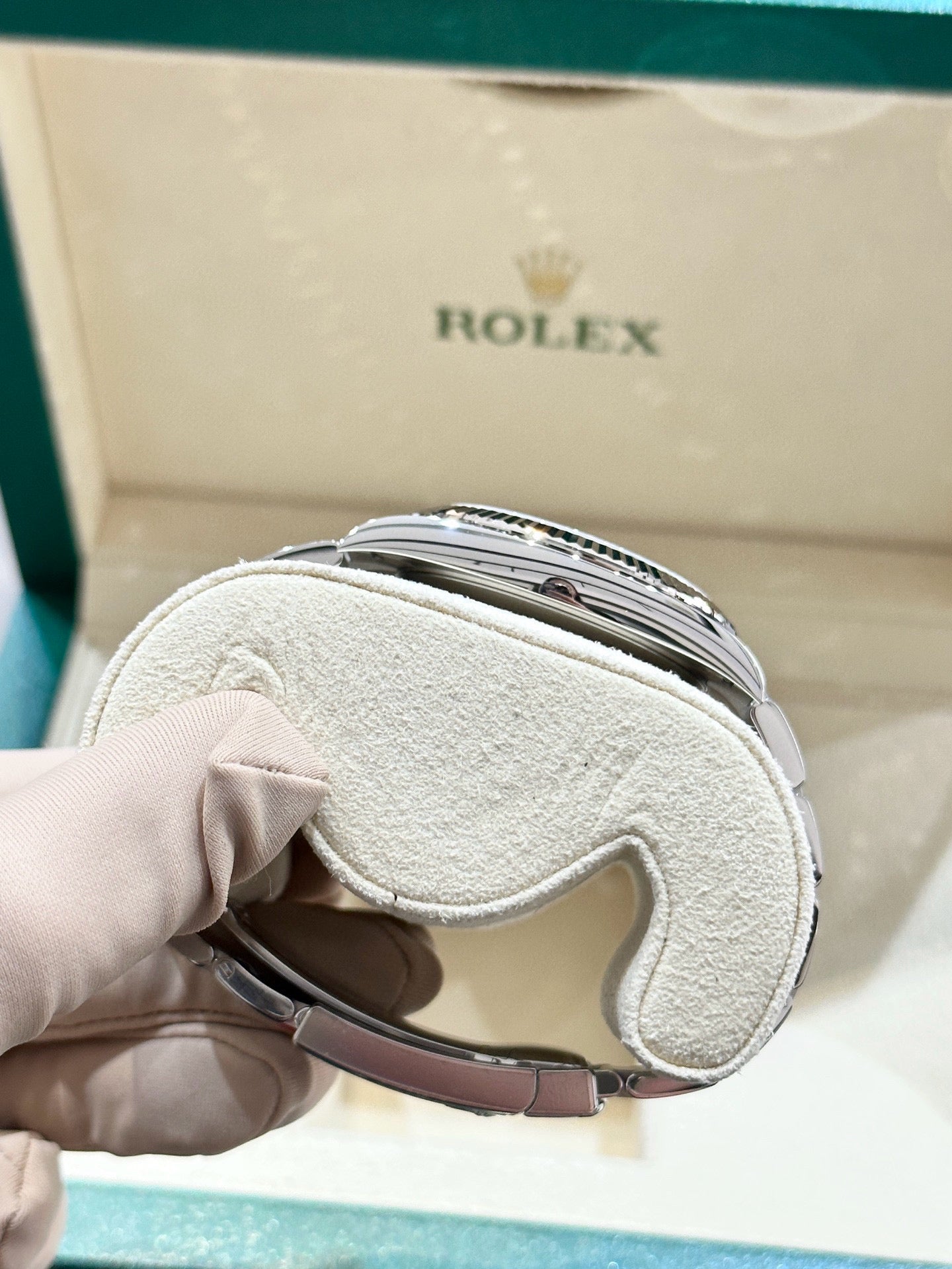 2025 Brand New Rolex - 126334-0009 Datejust 41 Stainless Steel Fluted / Oyster / White