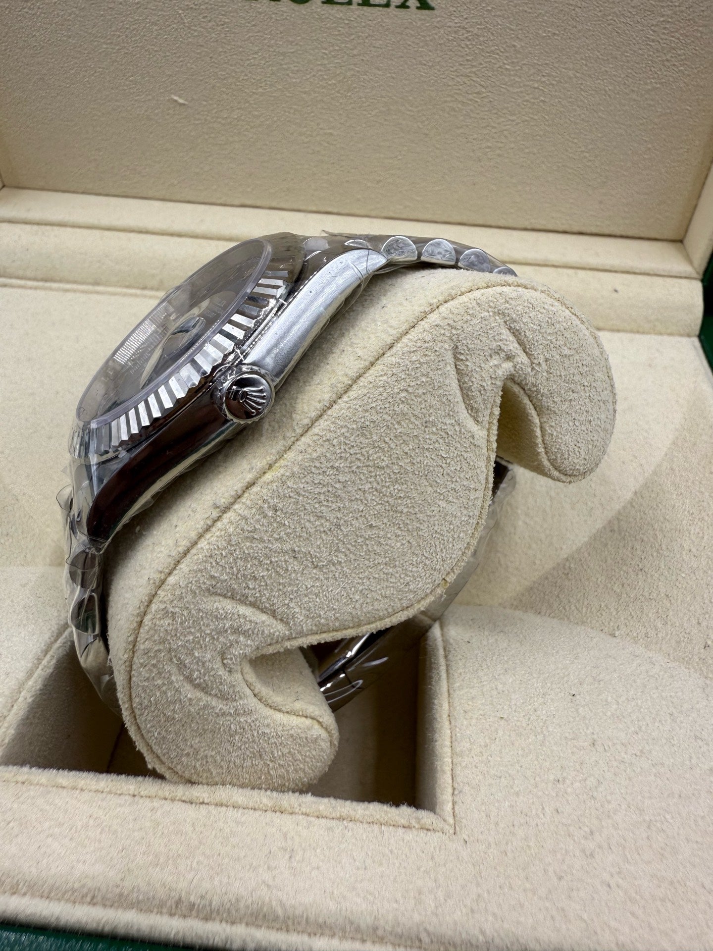 2025 Brand New Rolex - 126334-0026 Datejust 41 Stainless Steel Fluted / Blue - Roman / Jubilee