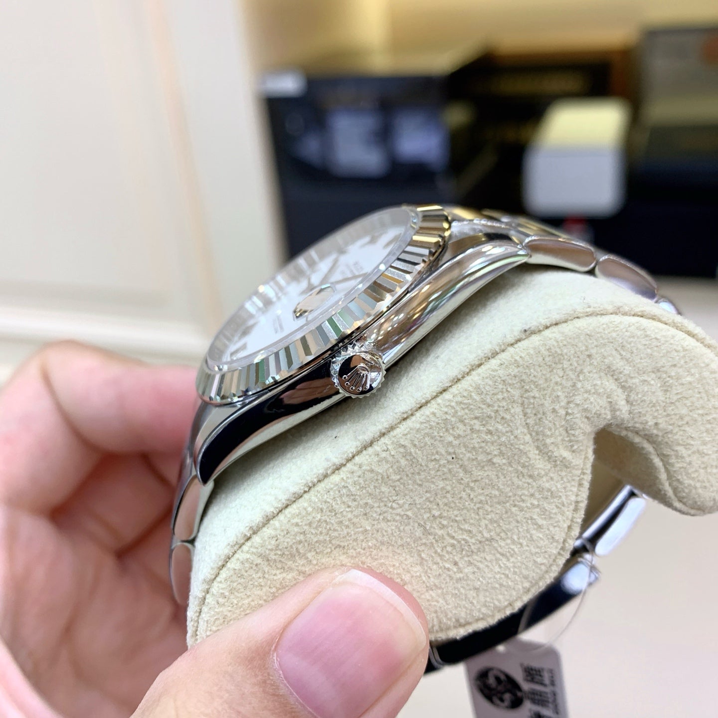 2024 Pre-owned Rolex - 126334-0023 Datejust 41 Stainless Steel Fluted / White - Roman / Oyster