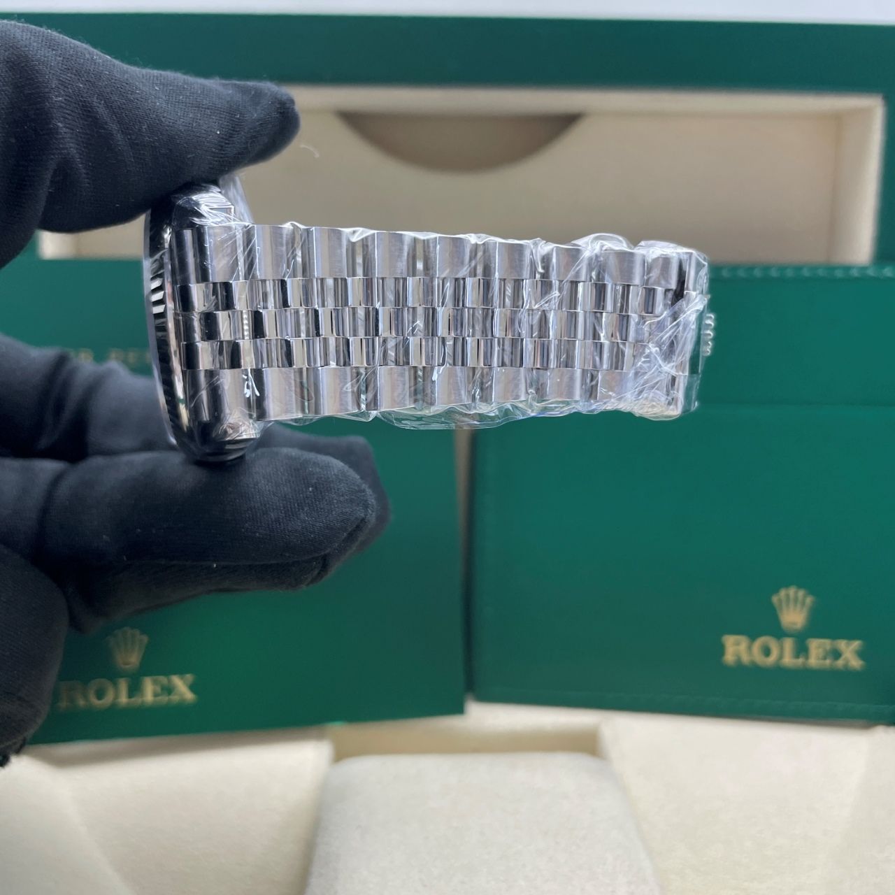2025 Brand New Rolex - 126234-0051 Datejust 36 Stainless Steel / Fluted / Green / Jubilee