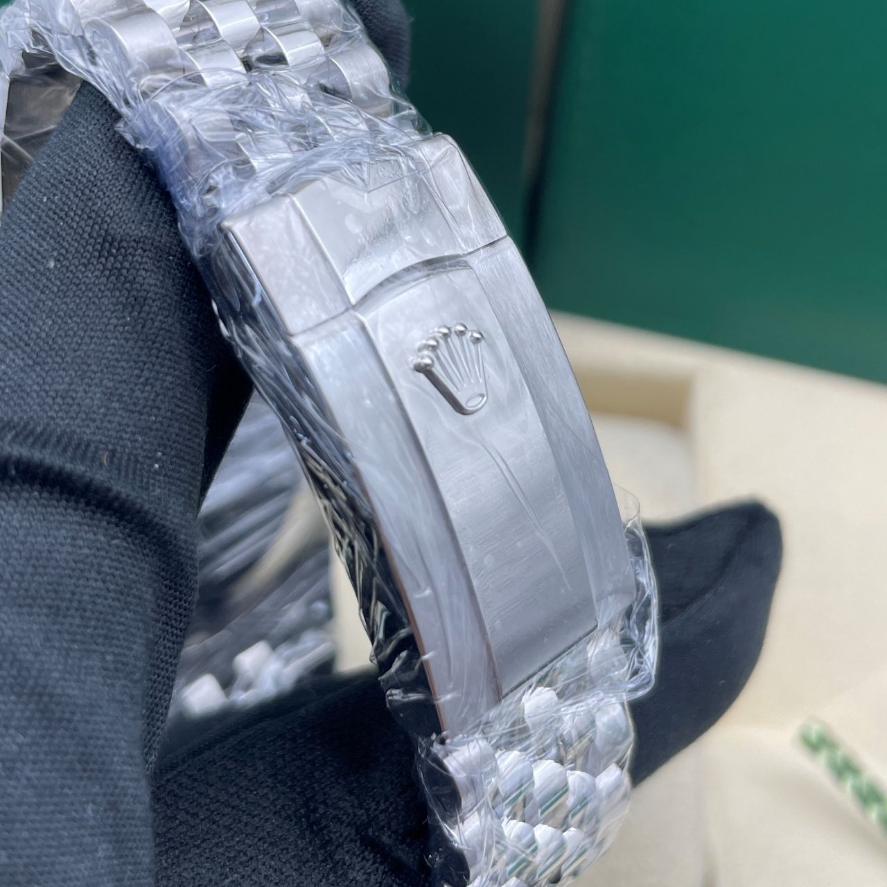 2025 Brand New Rolex - 126234-0051 Datejust 36 Stainless Steel / Fluted / Green / Jubilee