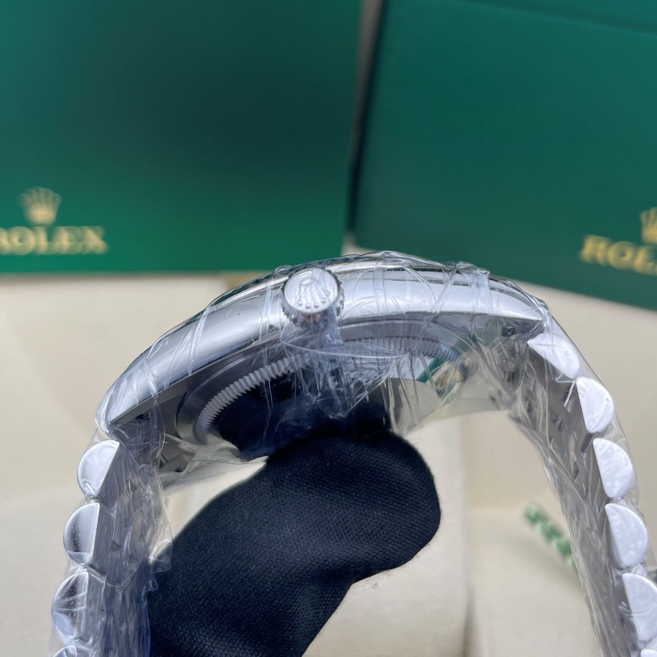 2025 Brand New Rolex - 126234-0051 Datejust 36 Stainless Steel / Fluted / Green / Jubilee