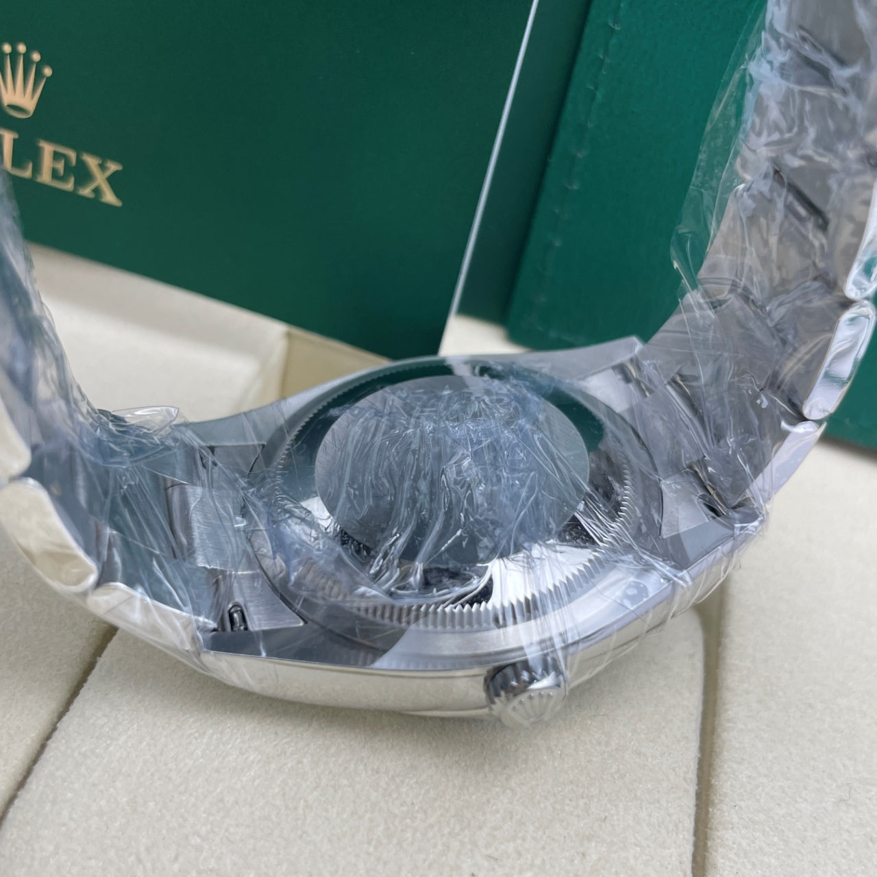 2025 Brand New Rolex - 126234-0052 Datejust 36 Stainless Steel / Fluted / Green / Oyster