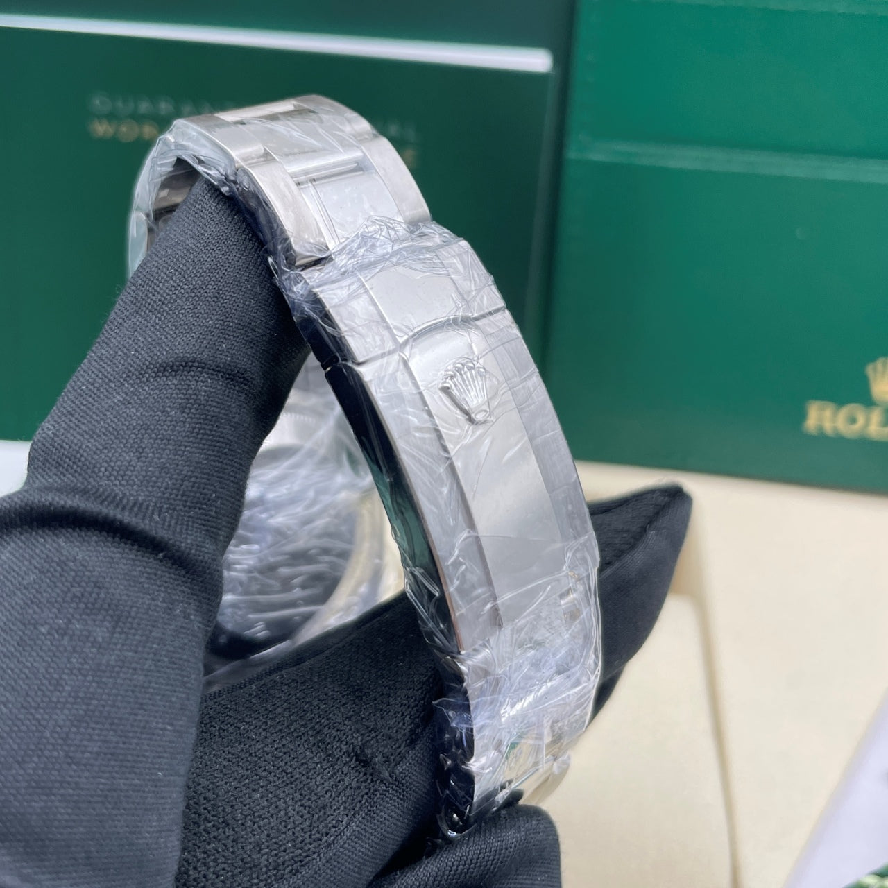 2025 Brand New Rolex - 126234-0052 Datejust 36 Stainless Steel / Fluted / Green / Oyster