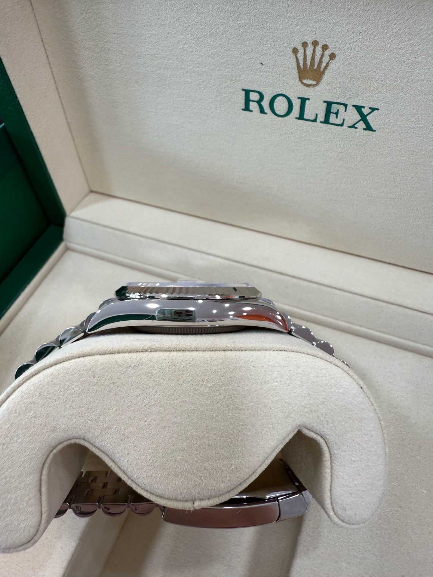 2025 Brand New Rolex - 126234-0013 Datejust 36 Stainless Steel / Fluted / Silver / Jubilee