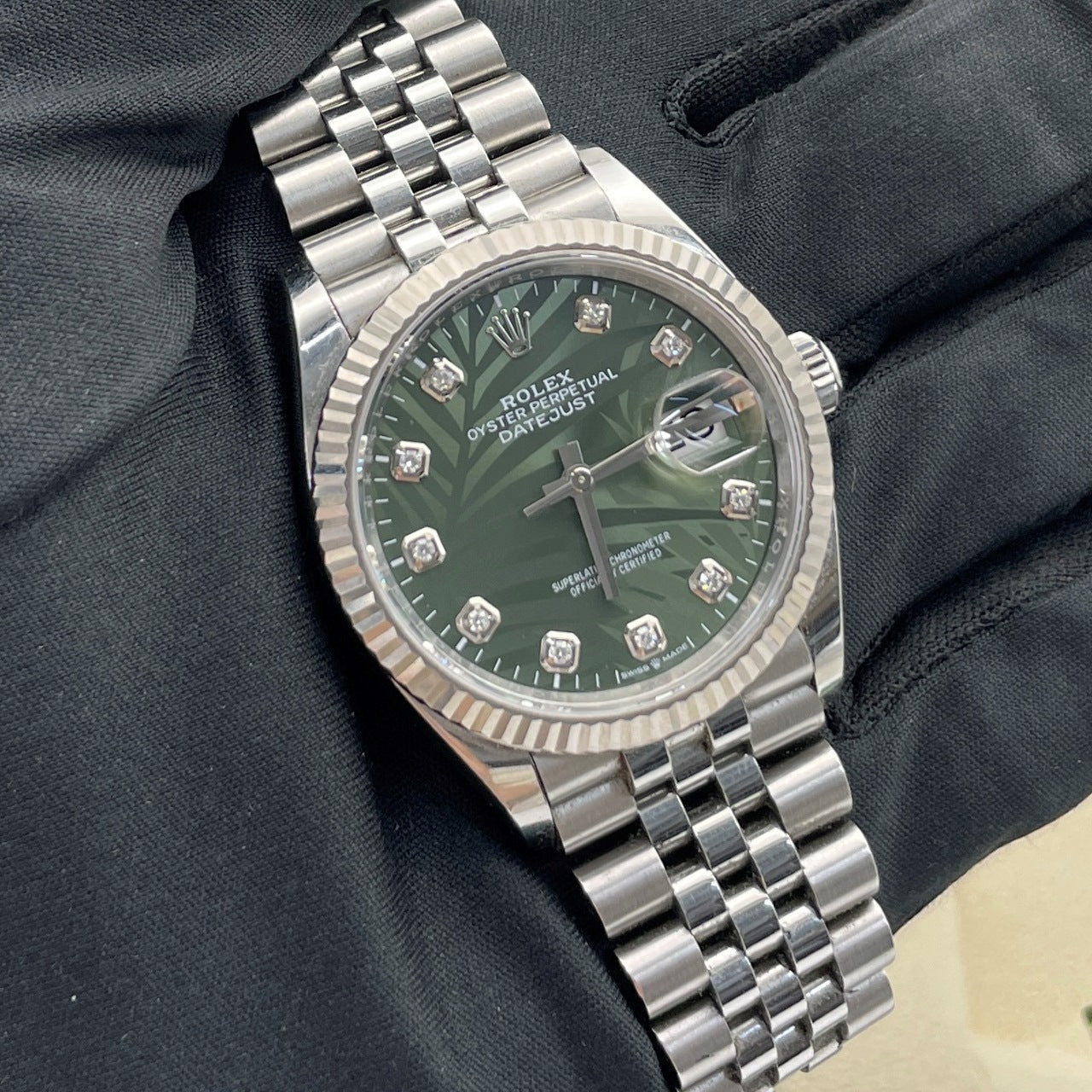 2024 Pre-owned Rolex - 126234-0047 Datejust 36 Stainless Steel / Fluted / Green - Palm / Jubilee
