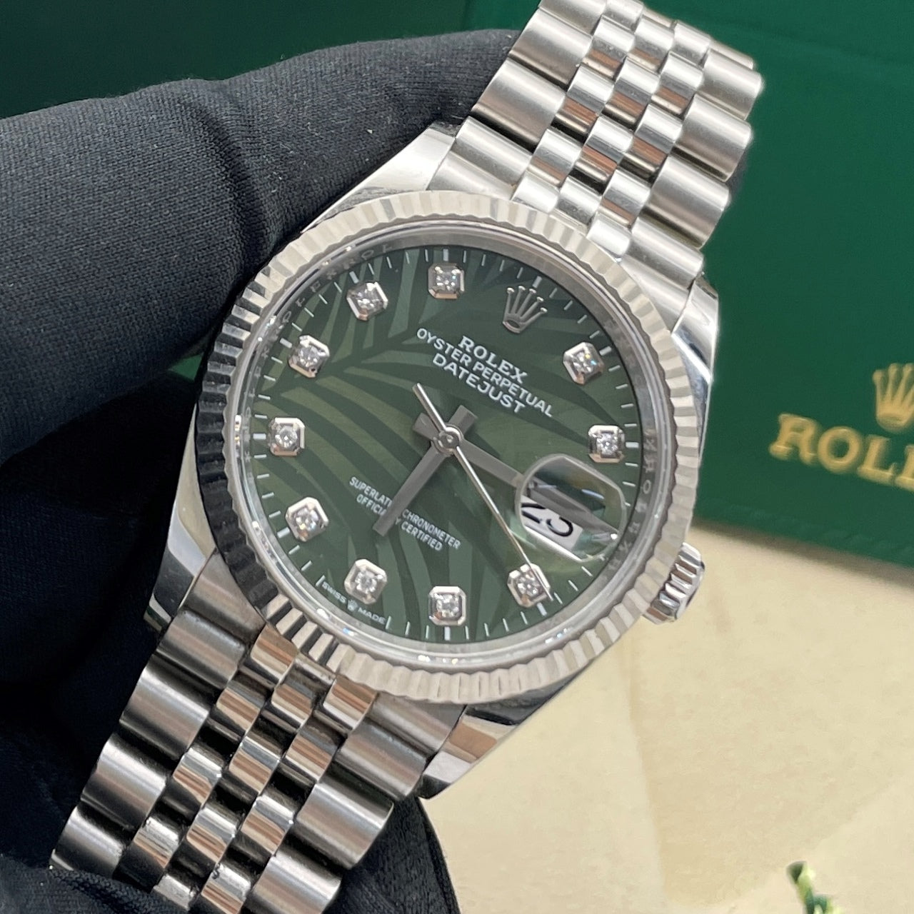 2024 Pre-owned Rolex - 126234-0047 Datejust 36 Stainless Steel / Fluted / Green - Palm / Jubilee