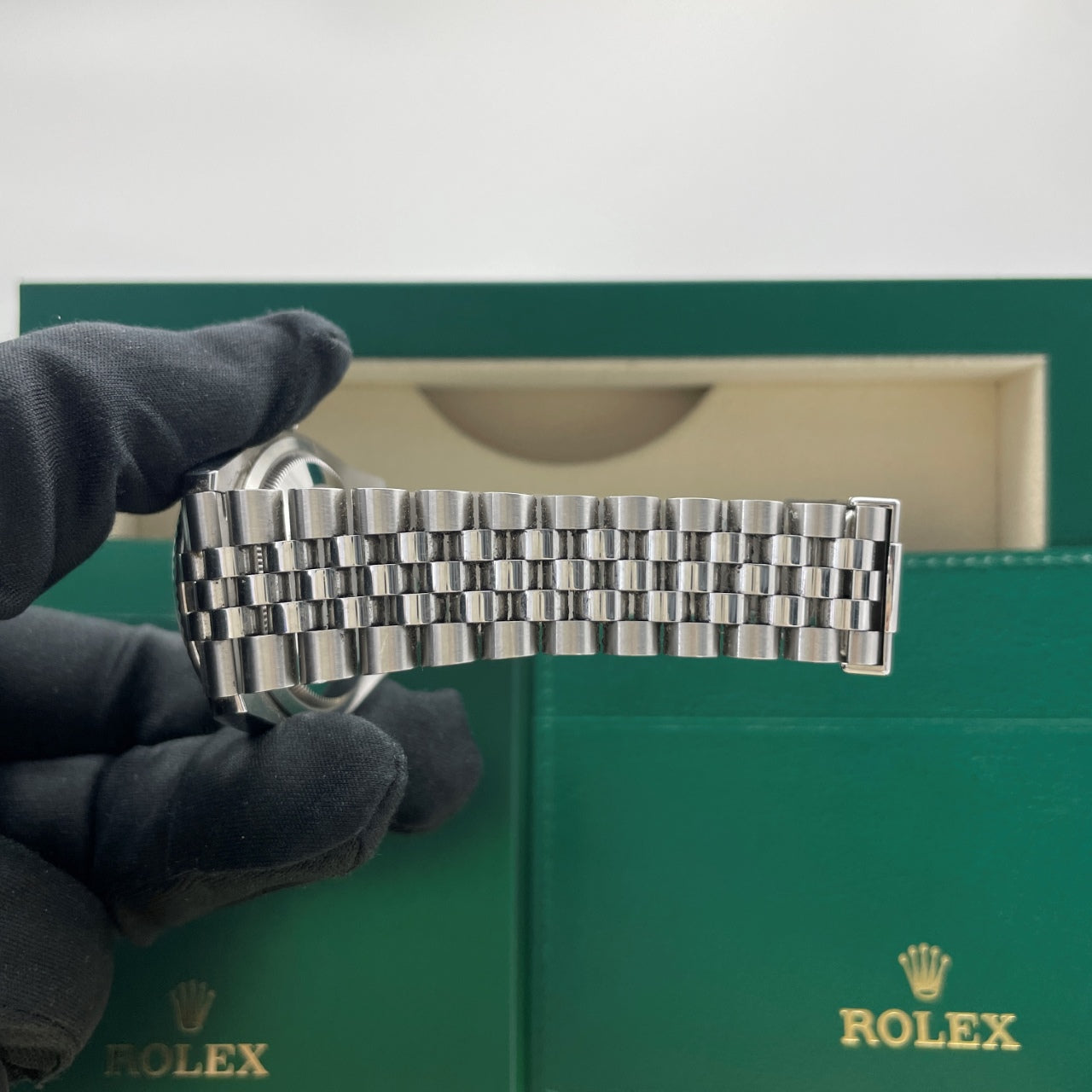 2024 Pre-owned Rolex - 126234-0047 Datejust 36 Stainless Steel / Fluted / Green - Palm / Jubilee