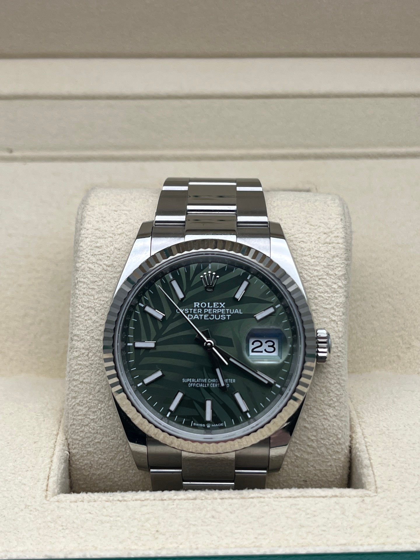 2023 Pre-owned Rolex - 126234-0048 Datejust 36 Stainless Steel / Fluted / Green - Palm / Oyster