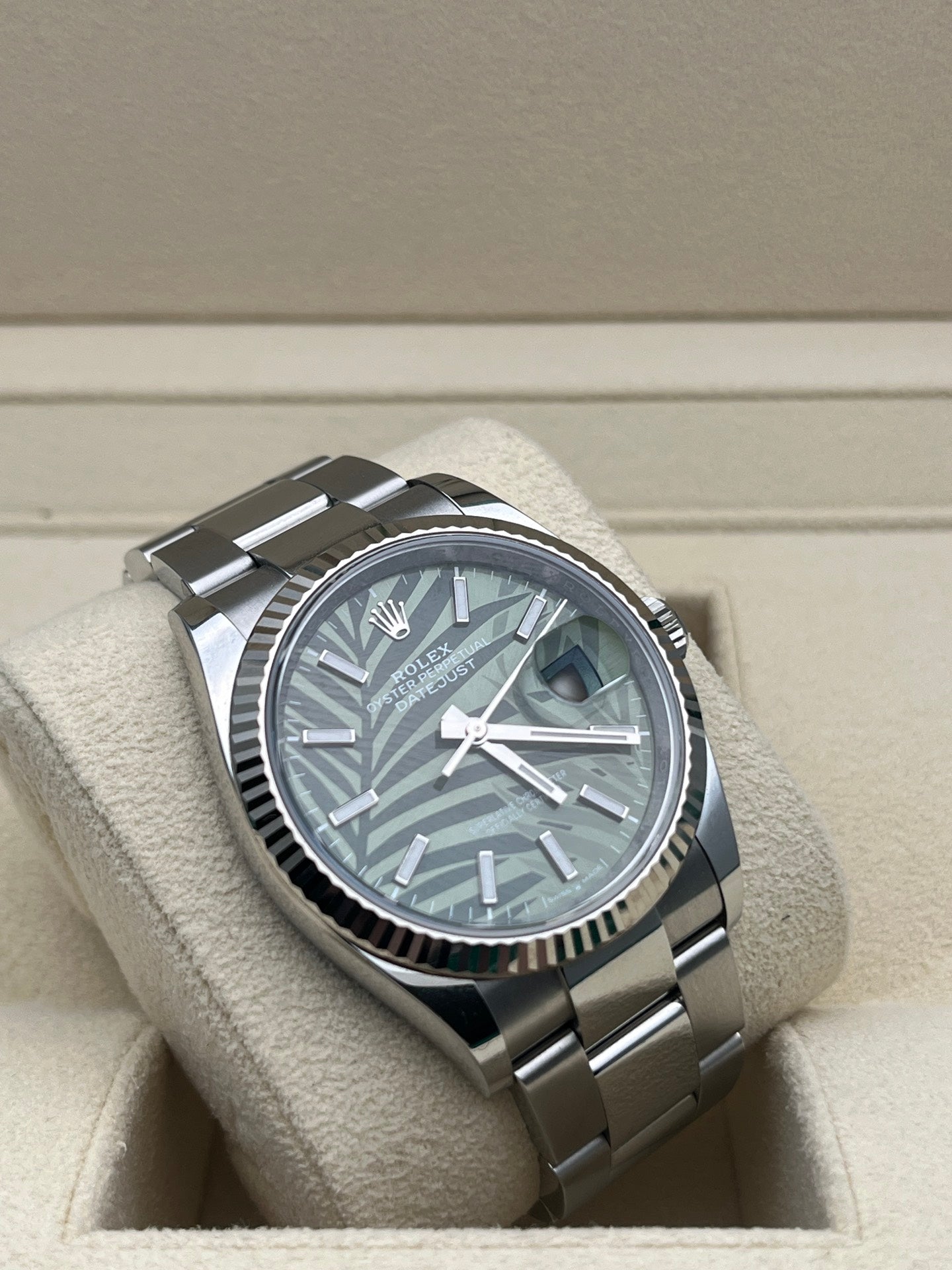 2023 Pre-owned Rolex - 126234-0048 Datejust 36 Stainless Steel / Fluted / Green - Palm / Oyster