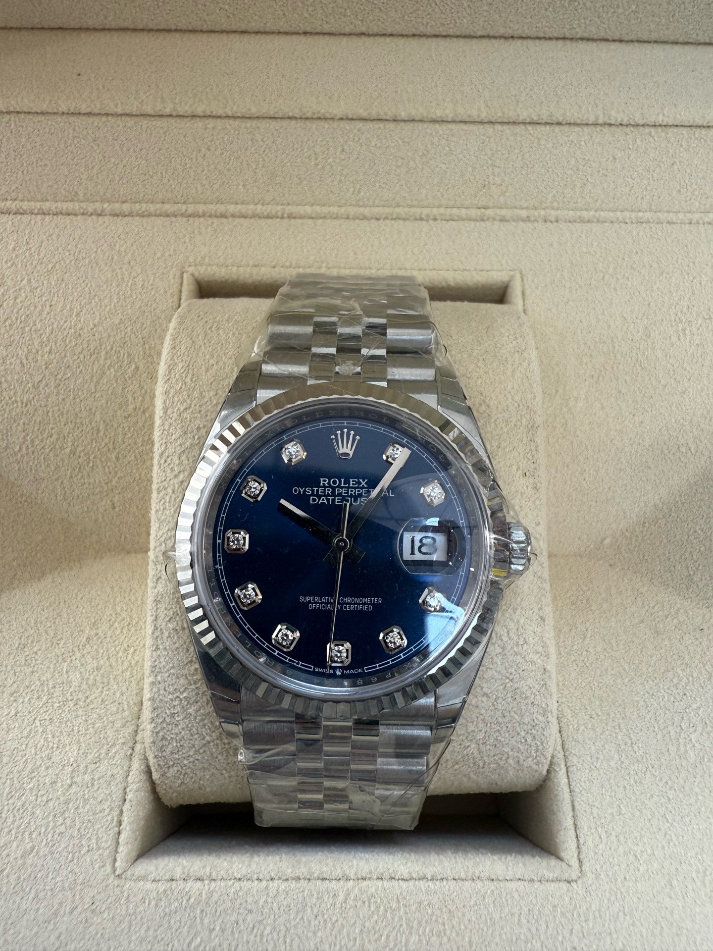 2025 Brand New Rolex - 126234-0037 Datejust 36 Stainless Steel / Fluted / Blue-Diamond / Jubilee