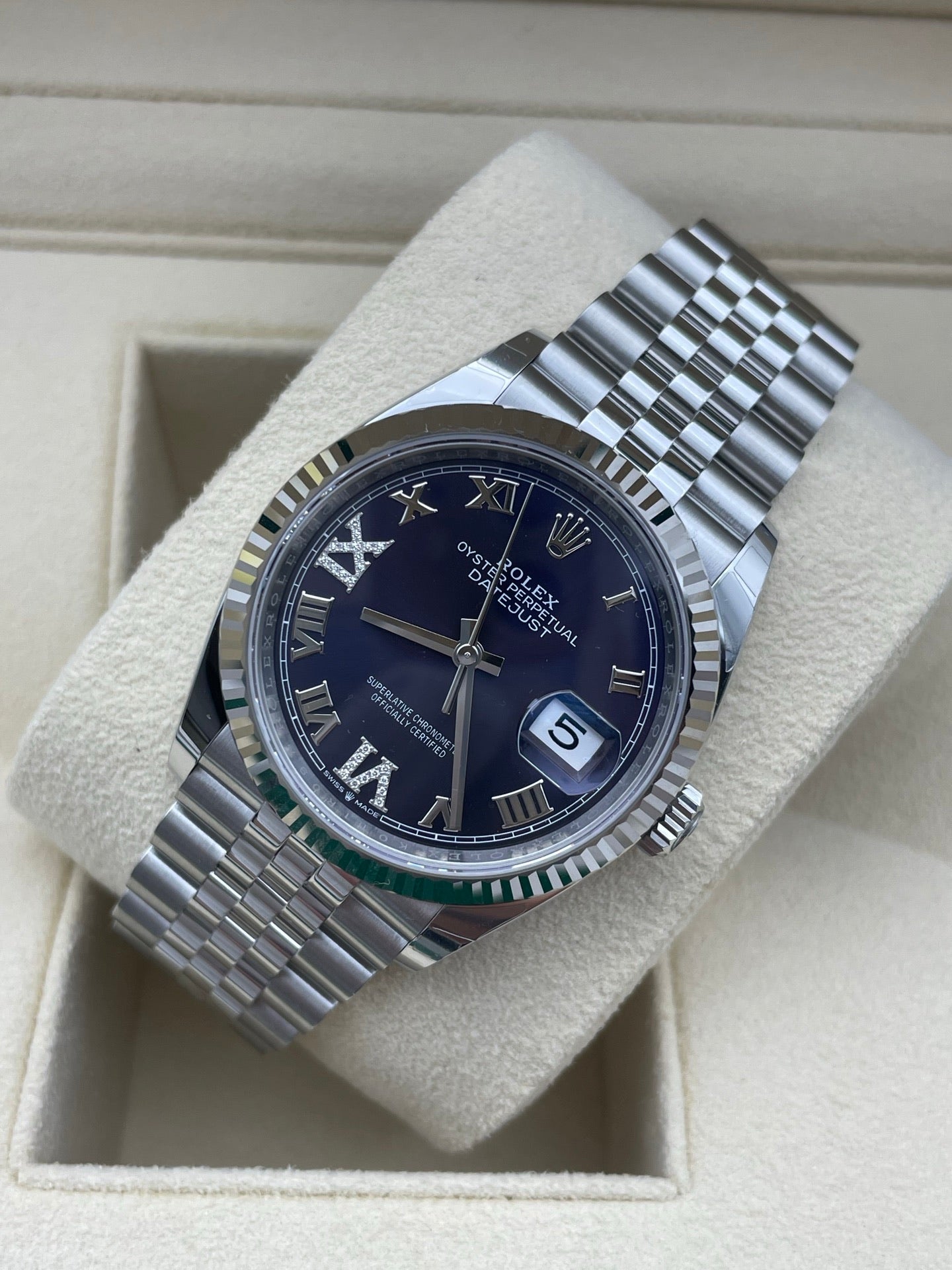2025 Brand New Rolex - 126234-0021 Datejust 36 Stainless Steel / Fluted / Aubergine Roman-Diamonds / Jubilee